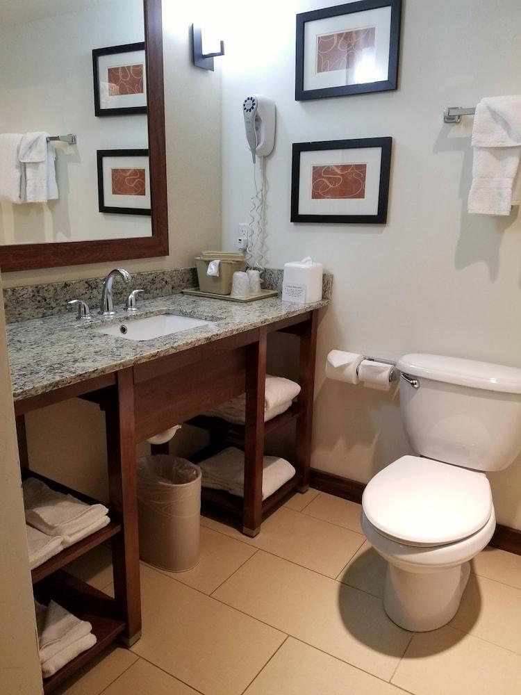 Comfort Suites Фармингтон Экстерьер фото