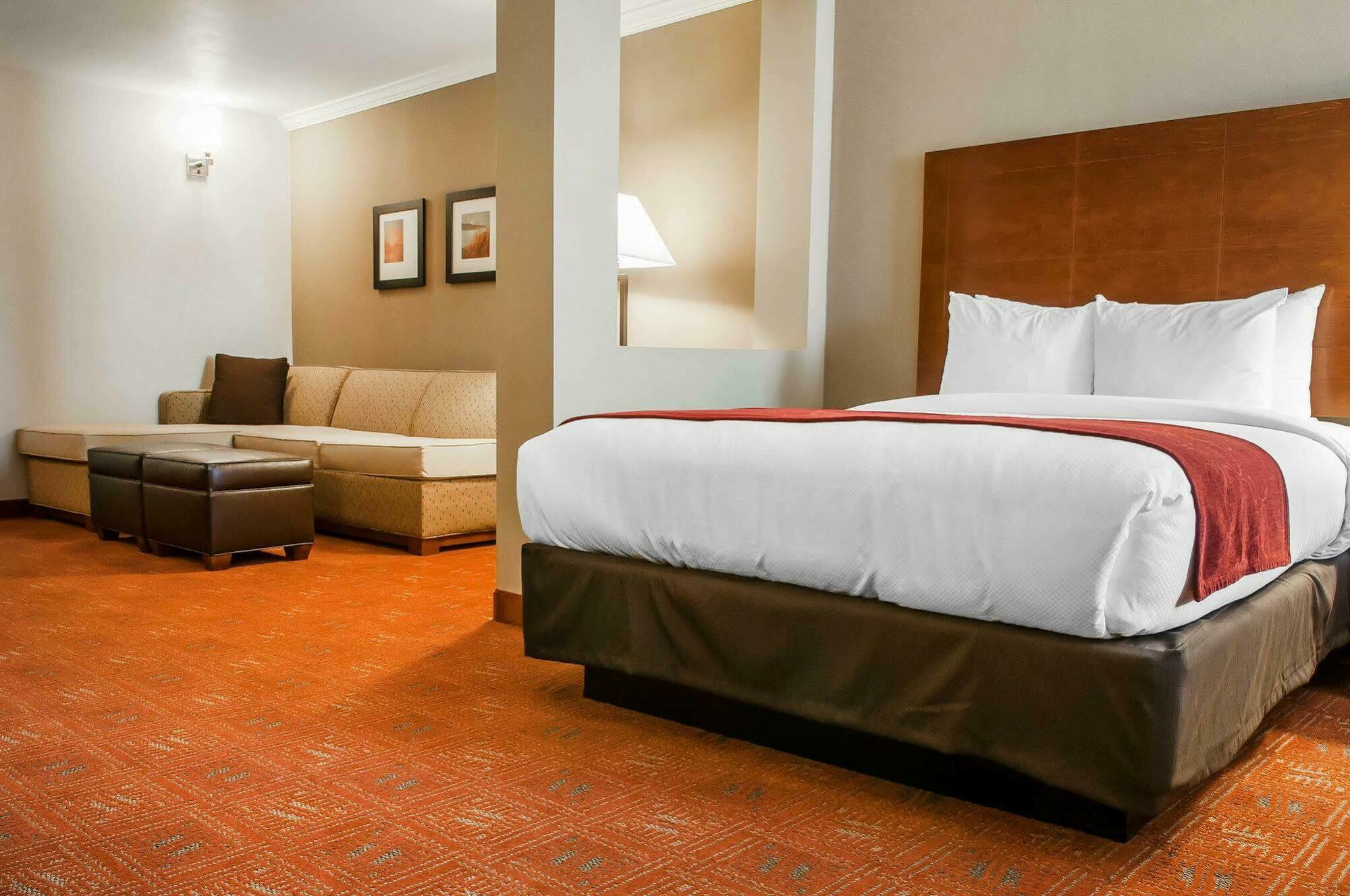 Comfort Suites Фармингтон Экстерьер фото